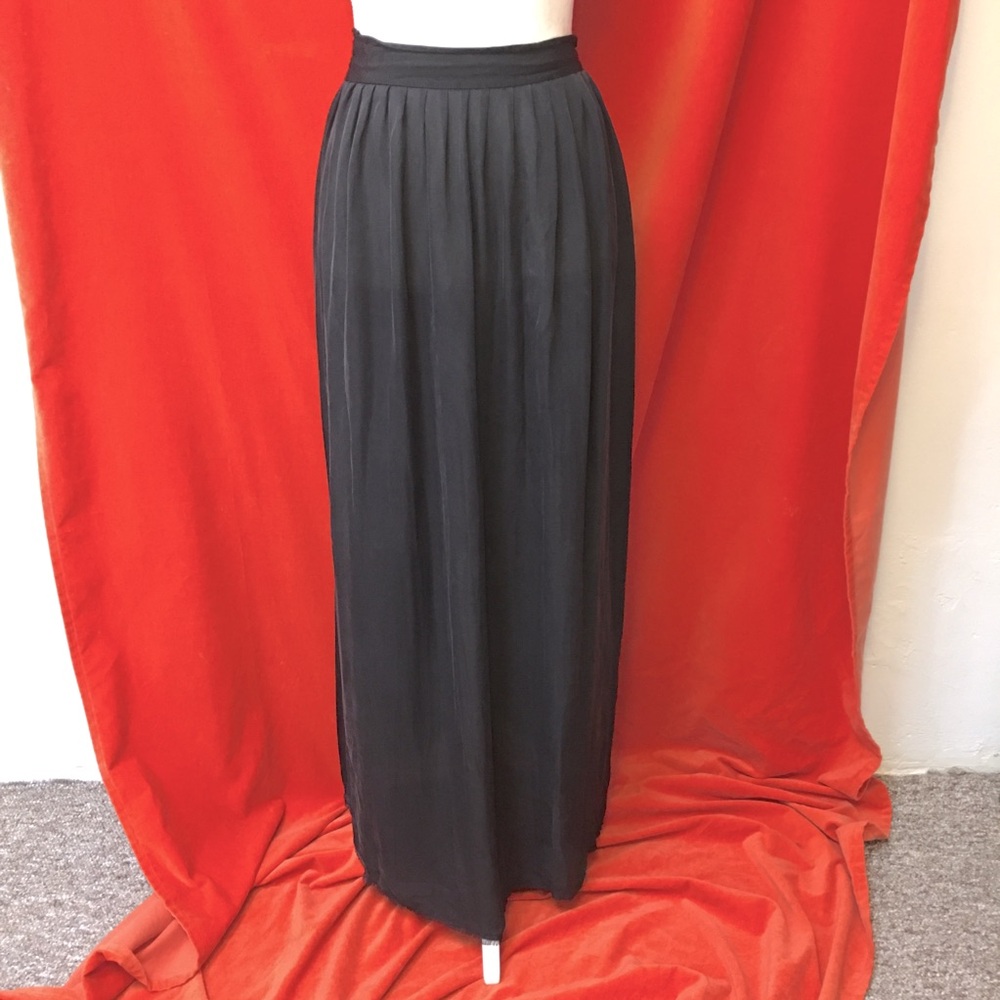 Nili Lotan silk chiffon maxi skirt black size 2 side vent